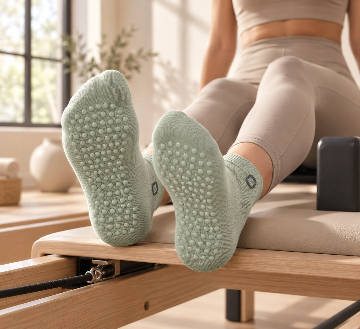 Mintgroene ORION Grip Socks met grip-noppen op de zool